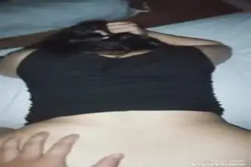 Gadis Cantik Pasrah Posisi Doggy Kasur Hot poster